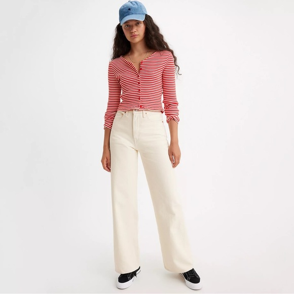 Levi's Denim - BNWT Levi’s Ribcage Straight Ankle, cream denim, tan stitch, slight distressing.